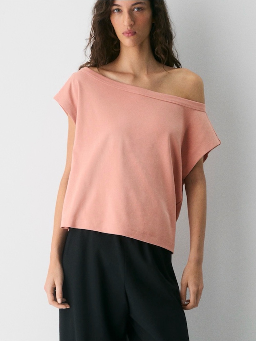Aritzia Cohesion T-shirt